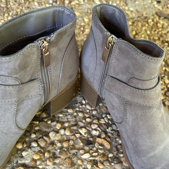 Light Grey Bootie - Picture 2 of 4